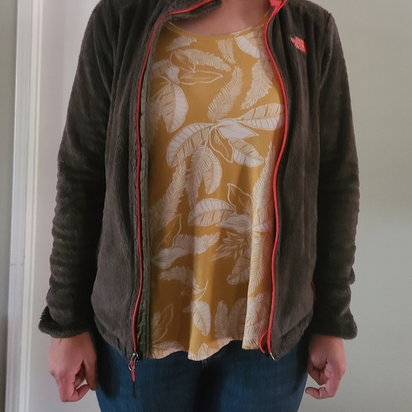 North Face green fleece jacket with orange/pink zipper and label. Medium - Picture 4 of 5